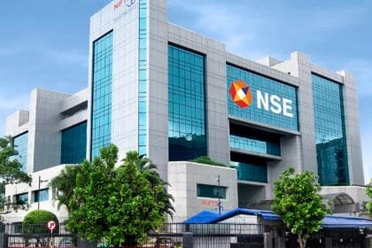 Stock Market LIVE: Sensex trades flat, Nifty around 24,200; Power Grid, HDFC Life top gainers - जानिए पूरी रिपोर्ट और मुख्य अपडेट्स 2 Stock Market LIVE