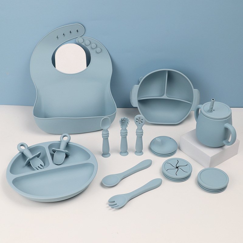 Silicone Children's Tableware Set Baby Feeding Solid Food Tableware Bib Suction Cup Bowl Spoon Plate Bib 15-piece Set - Image 5