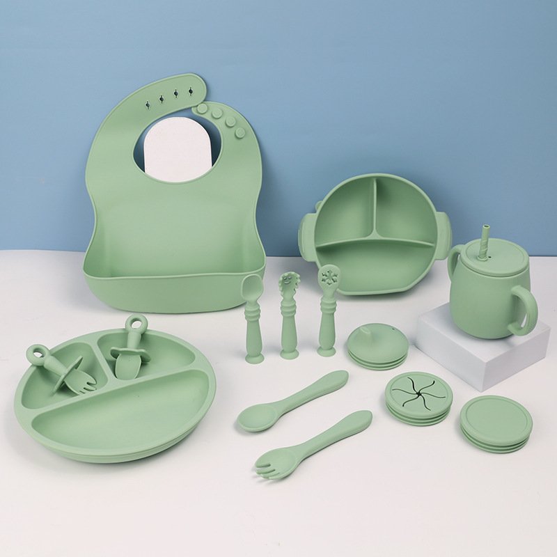 Silicone Children's Tableware Set Baby Feeding Solid Food Tableware Bib Suction Cup Bowl Spoon Plate Bib 15-piece Set - Image 4